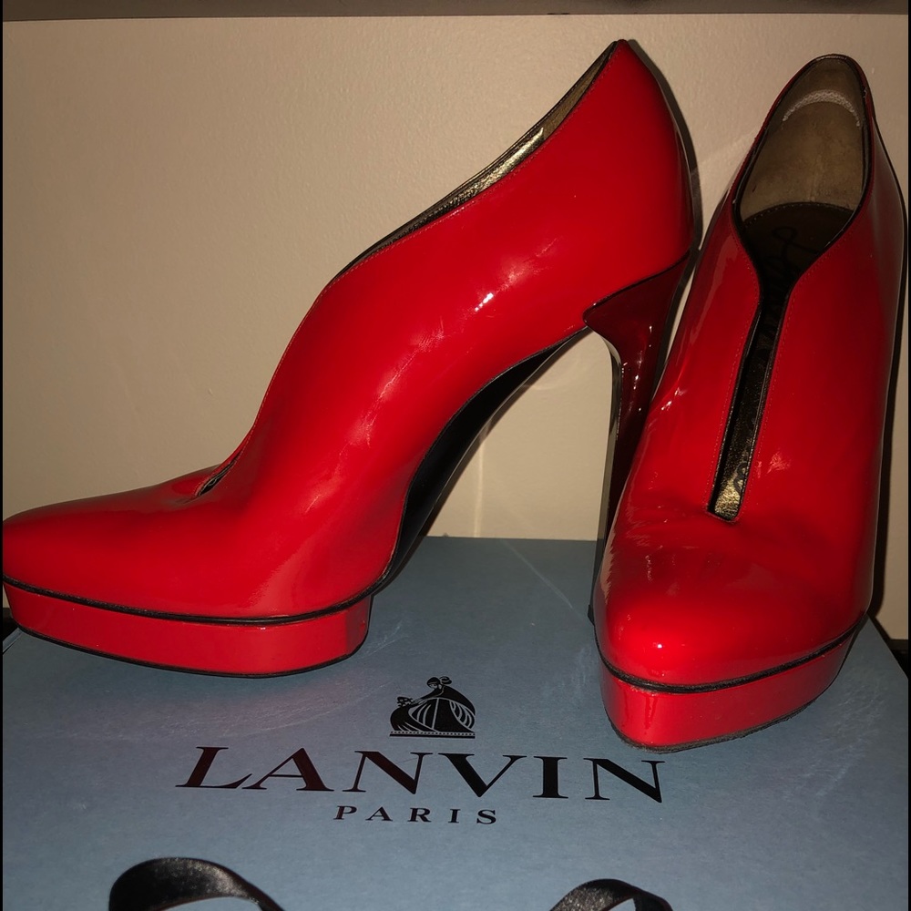 Pre-Loved Lanvin Patent Low-Cut Booties